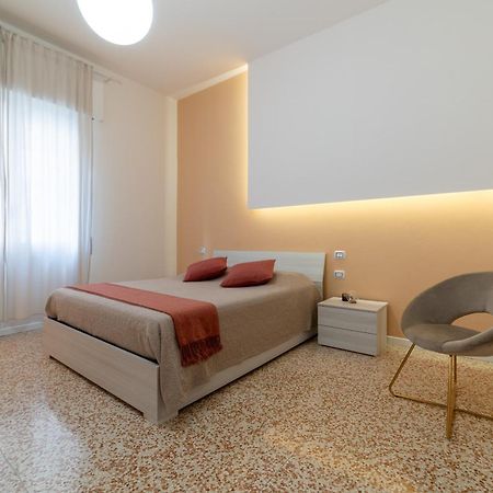 Casa Daura - Your Comfortable Apartment In Bologna - Parking Luaran gambar