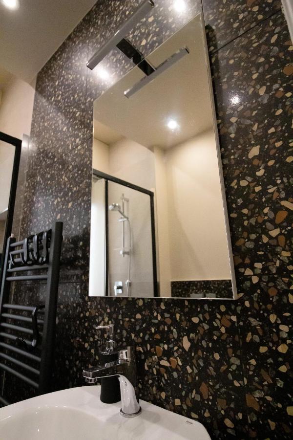 Casa Daura - Your Comfortable Apartment In Bologna - Parking Luaran gambar