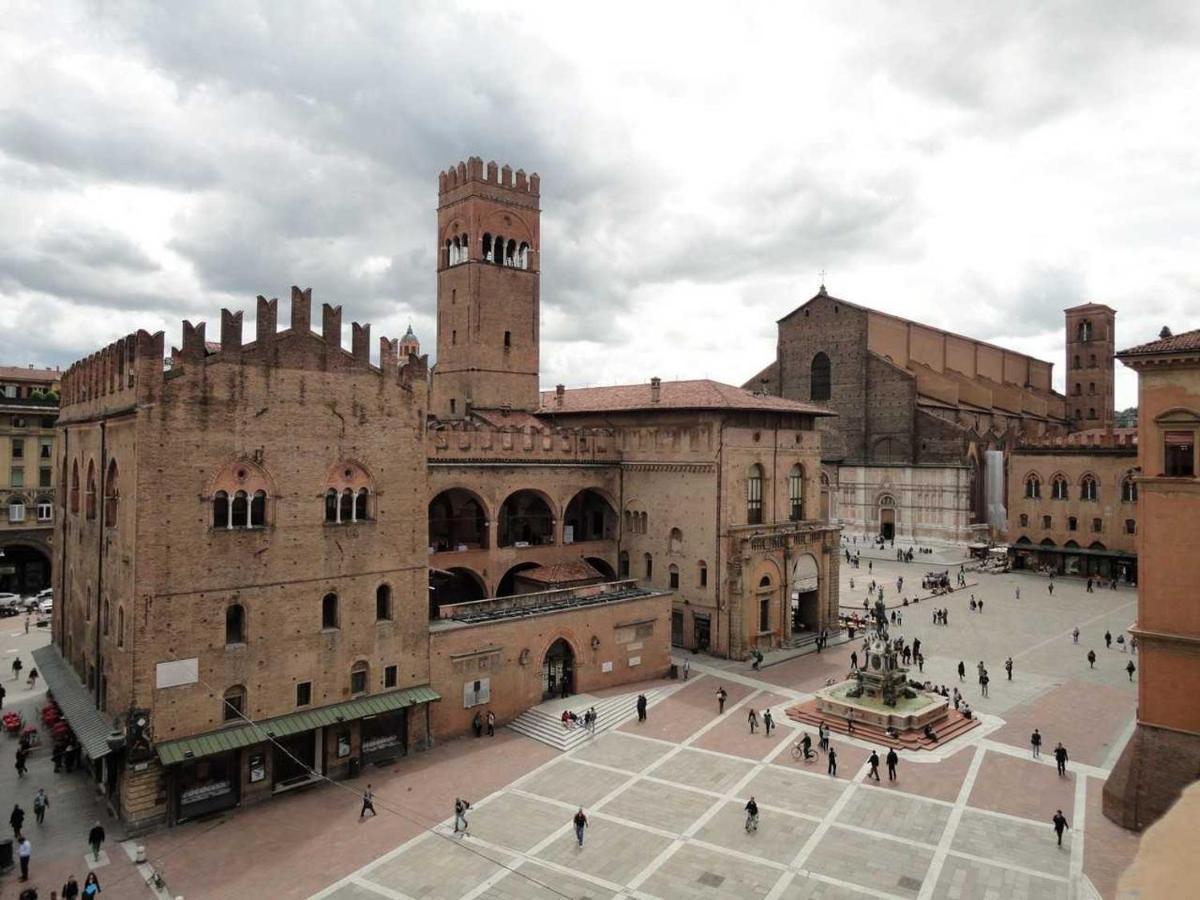 Casa Daura - Your Comfortable Apartment In Bologna - Parking Luaran gambar