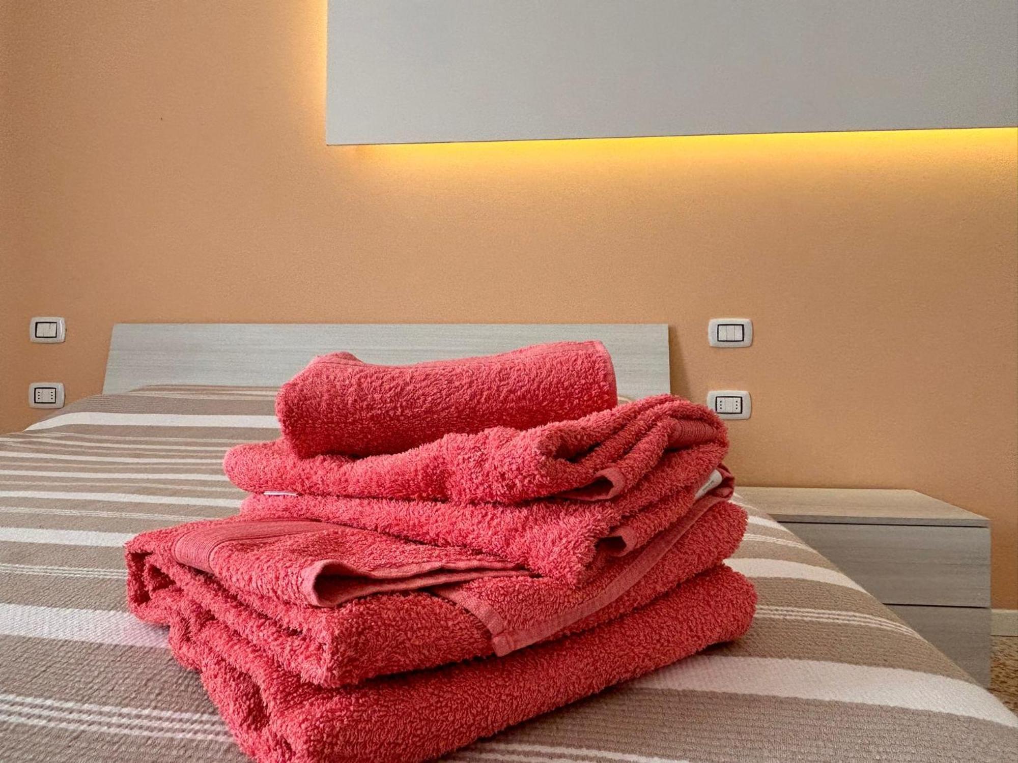 Casa Daura - Your Comfortable Apartment In Bologna - Parking Luaran gambar