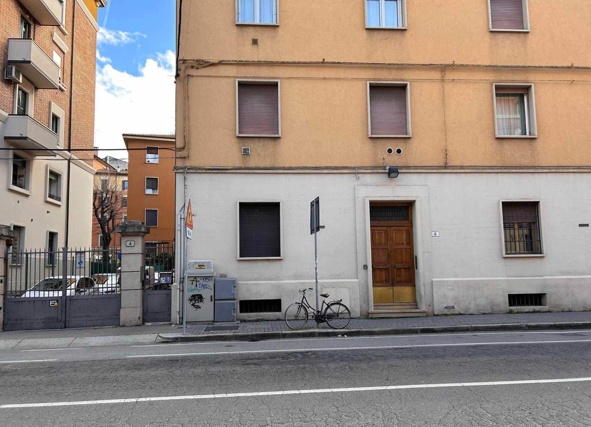 Casa Daura - Your Comfortable Apartment In Bologna - Parking Luaran gambar