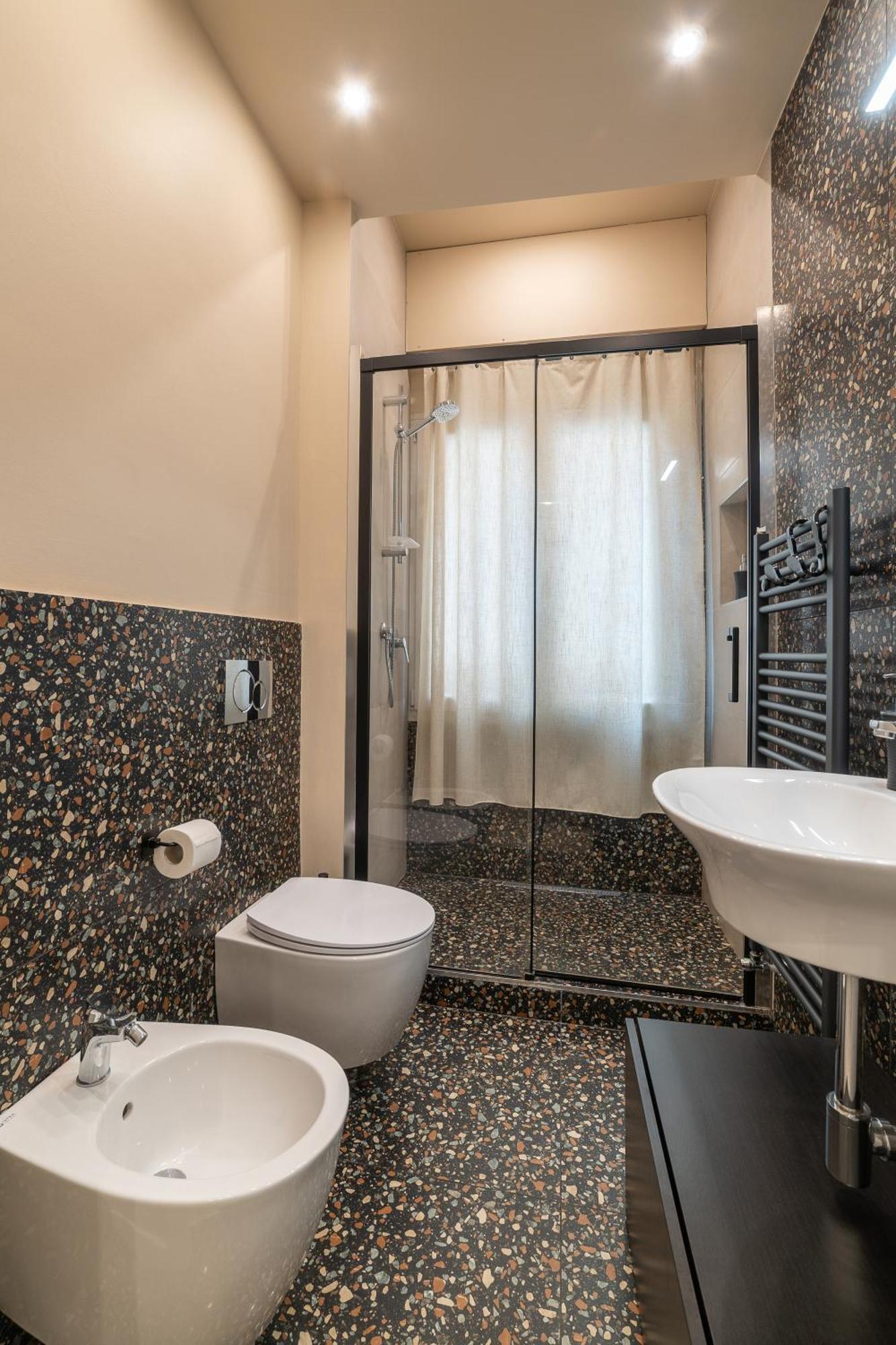 Casa Daura - Your Comfortable Apartment In Bologna - Parking Luaran gambar
