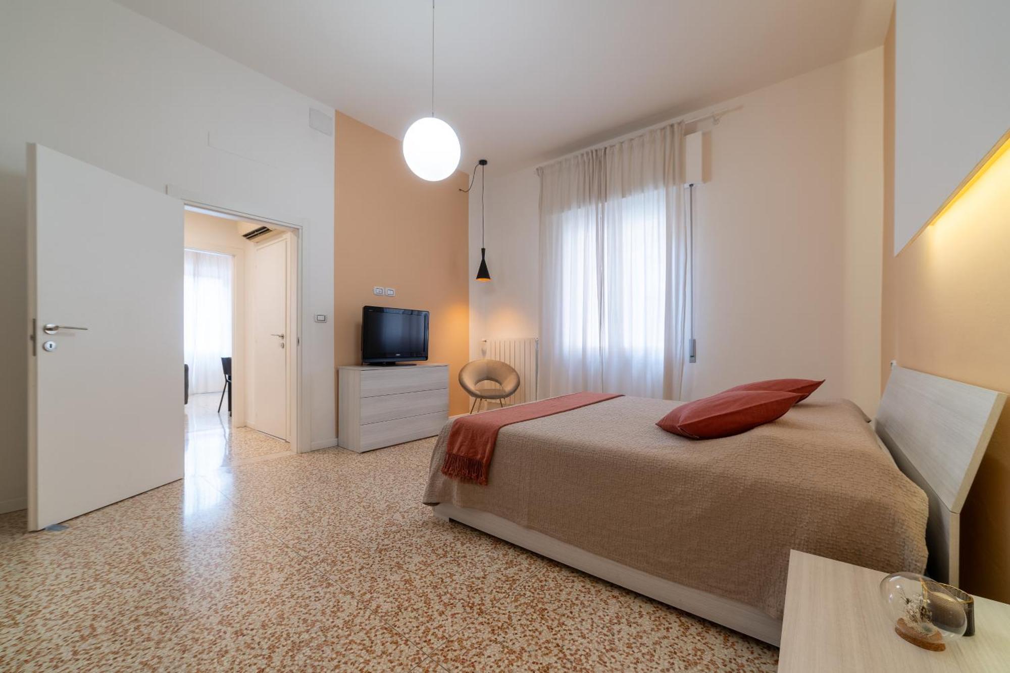 Casa Daura - Your Comfortable Apartment In Bologna - Parking Luaran gambar