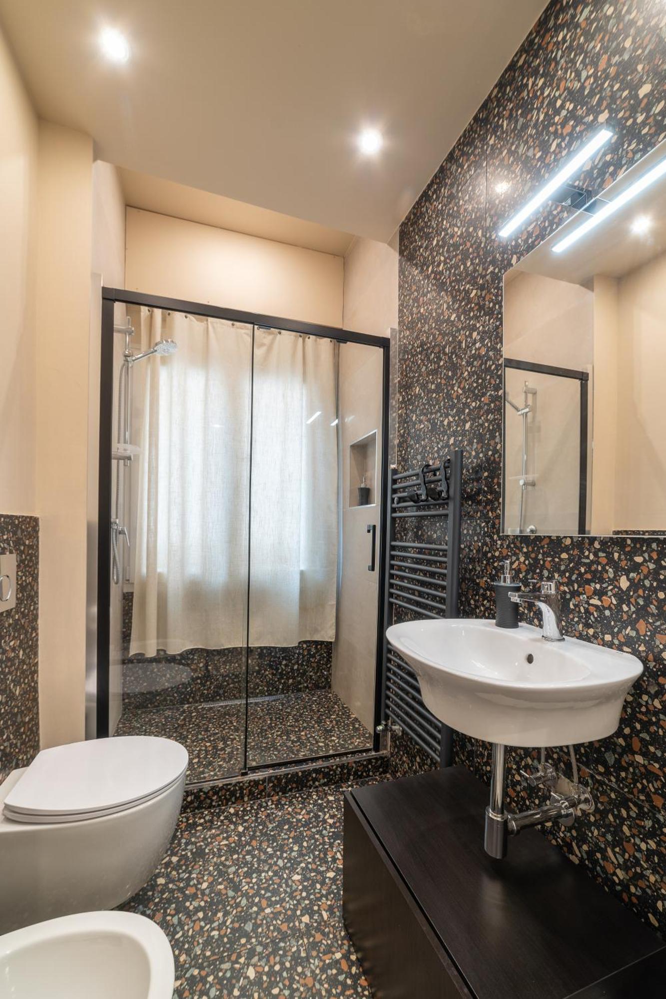Casa Daura - Your Comfortable Apartment In Bologna - Parking Luaran gambar